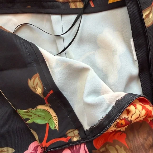 Tuckernuck Baroque Floral Erin Pants Women’s Size Large NEW - Picture 8 of 11